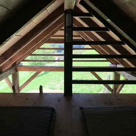 Smještaj na farmi Wooden Hut At Tourist Farm Artisek Store